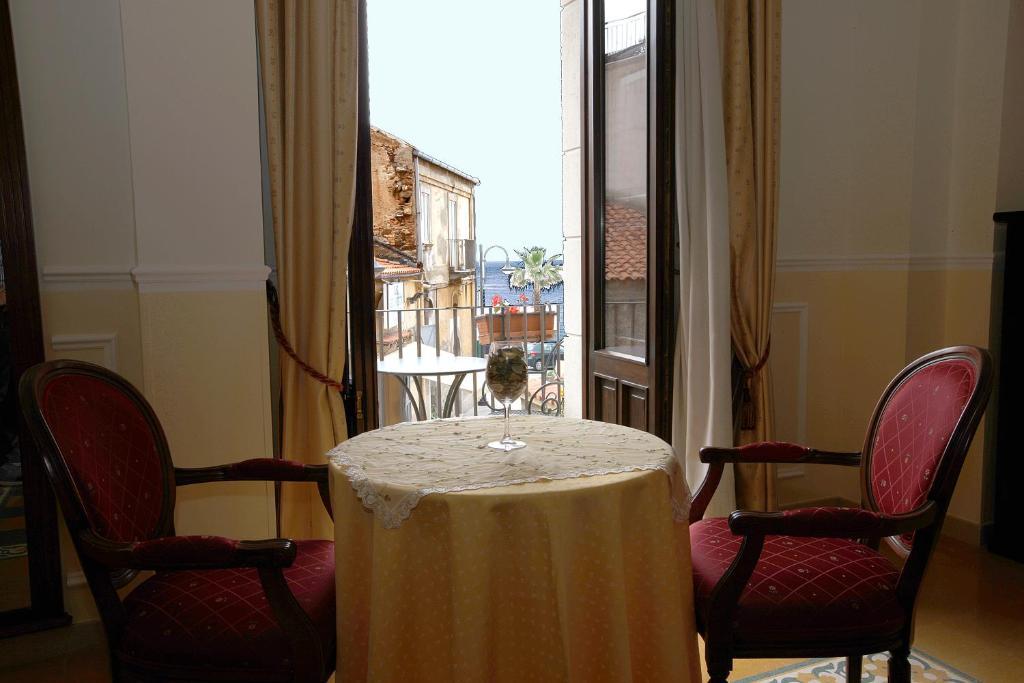 Hotel Palazzo Krataiis Шила Екстериор снимка
