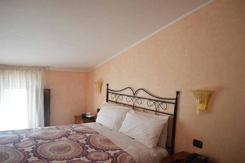 Hotel Palazzo Krataiis Шила Екстериор снимка